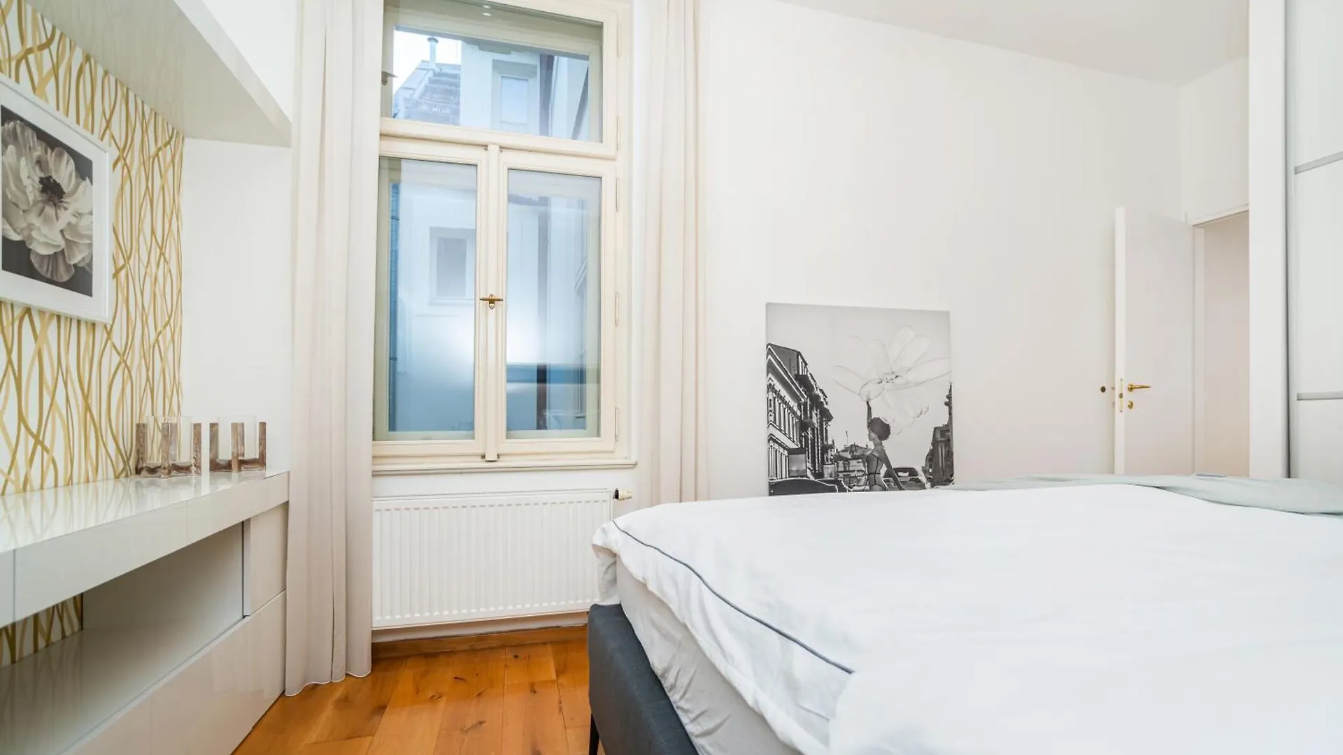 Large And Stylish Apartment In 프라하 0*,  체코